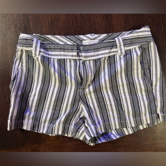 New York & Company Pants - New York & Company Women's Shorts- 0